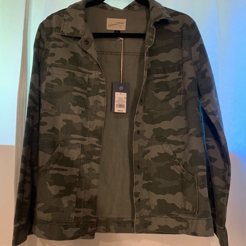 Universal Thread Camo Jacket